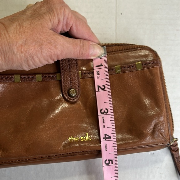 THE SAC BROWN LEATHER WALLET WITH GILD ACCENTS CLUTCH - Picture 14 of 16